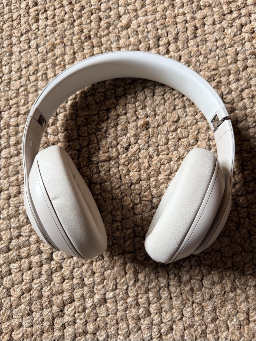 Beats Studio Pro Wireless Over-Ear Headphones - Sandstone - Picture 2 of 3